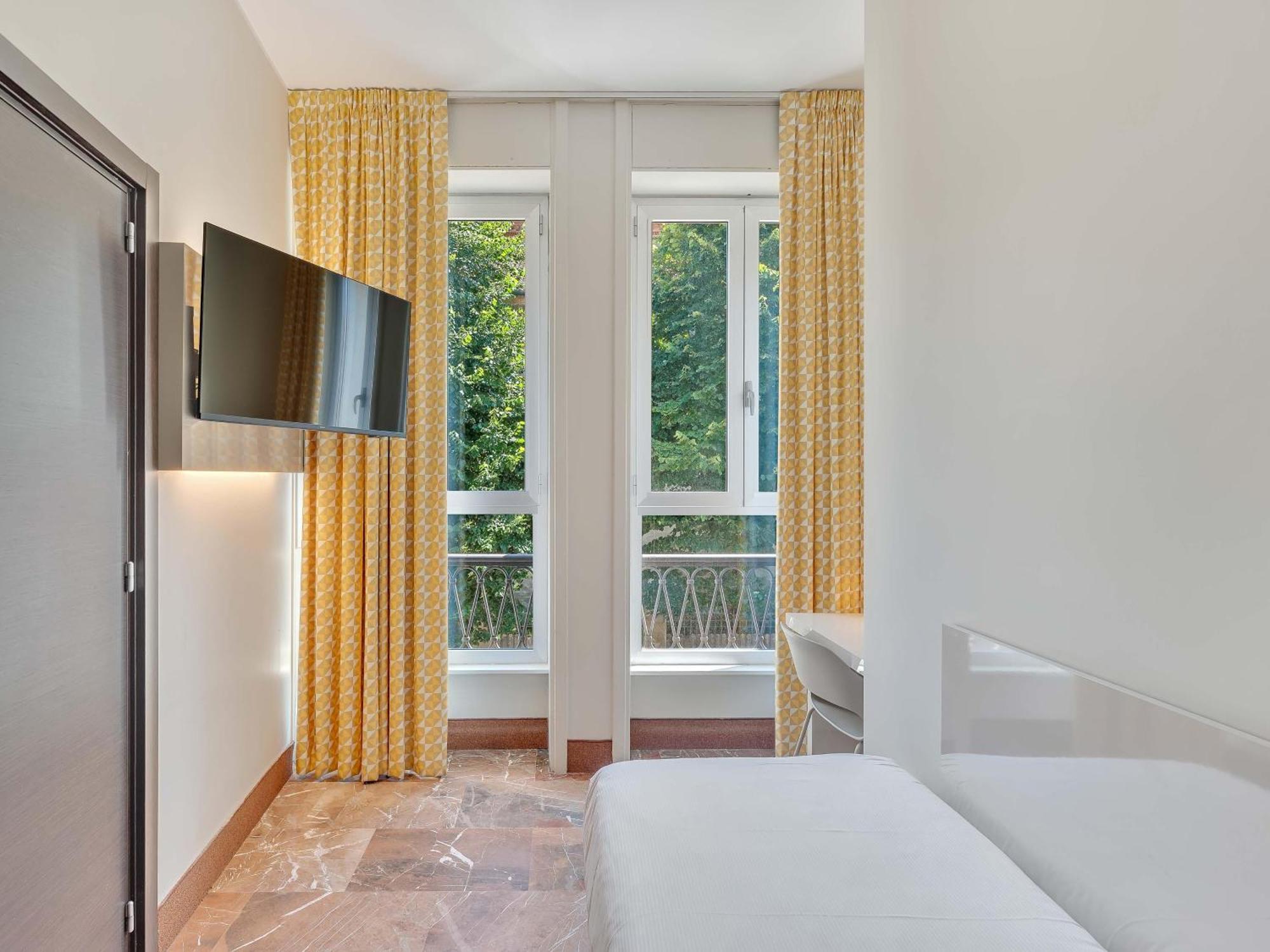 Sant'ambrogio 3*